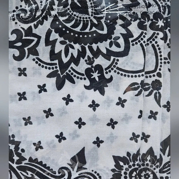 3 Pack  of White and Black Bandanas - Picture 2 of 2